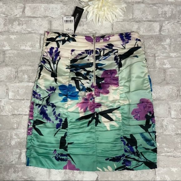 NWT Le Chateau Multicolour Floral Mini Skirt - Picture 14 of 15